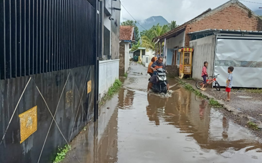 Keluhkan Banjir Langganan, Warga Kerobokan Minta Pemdes Setempat Segera Bertindak