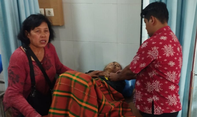  Polsek Perbaungan Gerak Cepat Respon Call Centre 110 Bantu Warga Lansia yang Alami Sesak Napas di Depan Kantor Polisi